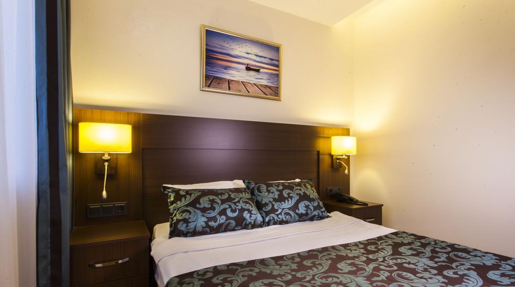 Parador Suite Hotel 阿拉尼亚 客房 照片