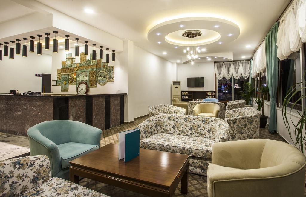 Parador Suite Hotel 阿拉尼亚 外观 照片