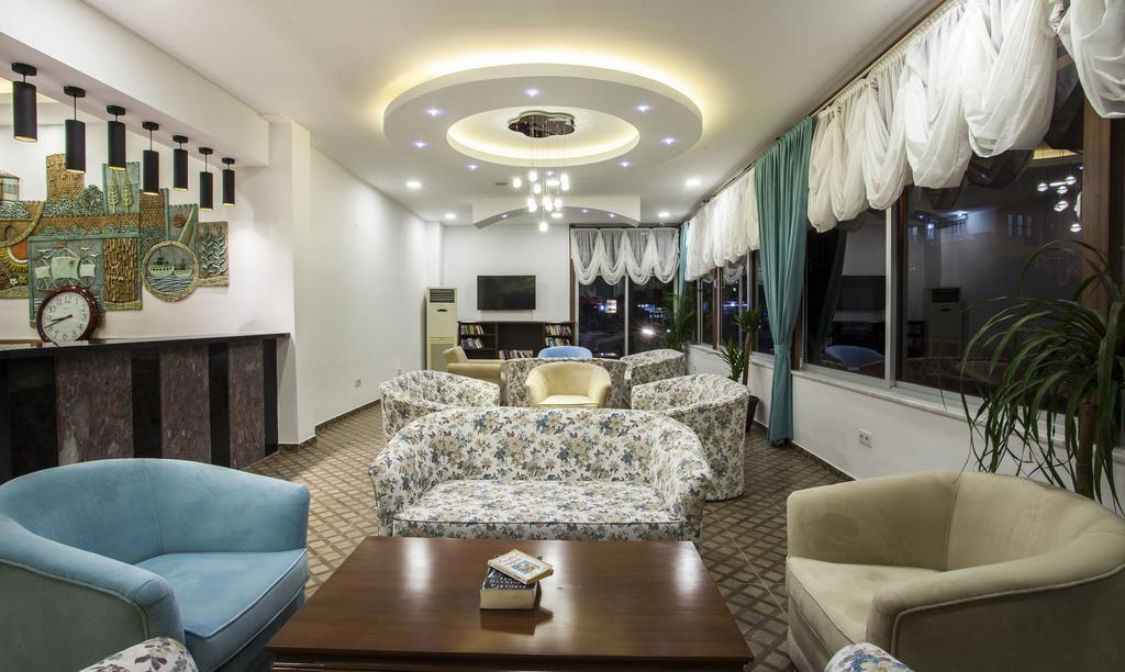 Parador Suite Hotel 阿拉尼亚 外观 照片