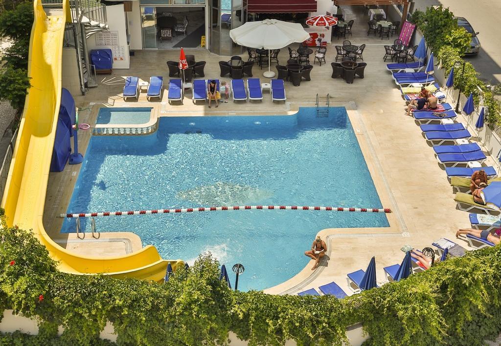 Parador Suite Hotel 阿拉尼亚 外观 照片
